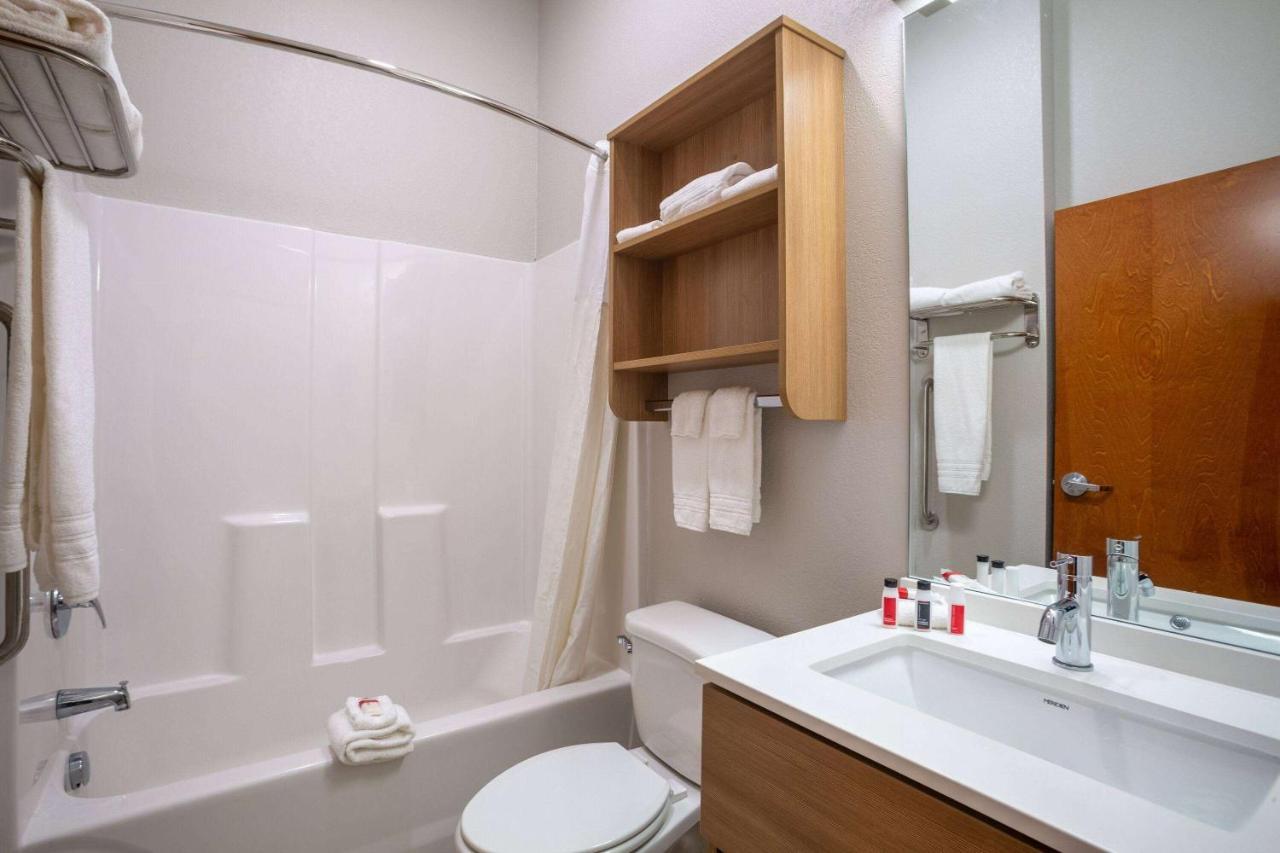 Microtel Inn & Suites By Wyndham Liberty Ne Kansas City Area Екстериор снимка